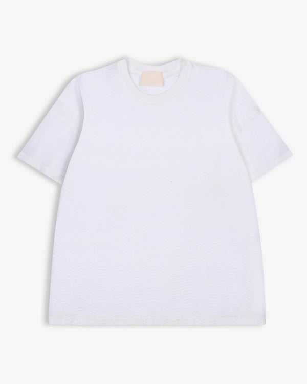 WHITE WAVE-EFFECT TEE